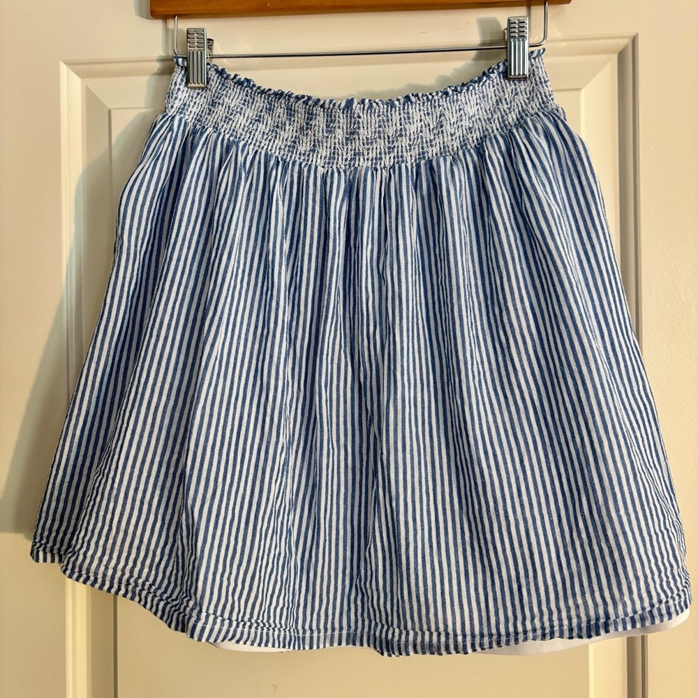 Old Navy ruffled A line striped skirt. Sz Medium
